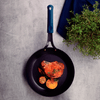 Sarten-Profesional-en-Hierro-Negro-22cm-Tramontina-