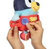 Peluche-Bebe-Bluey-Viste-y-Juega-25cm-Bluey