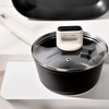 Cacerola_con_Tapa_Aluminio_Forjado_Induccion_Negro_con_Mango_Lines_16cm_Bergner_125469279