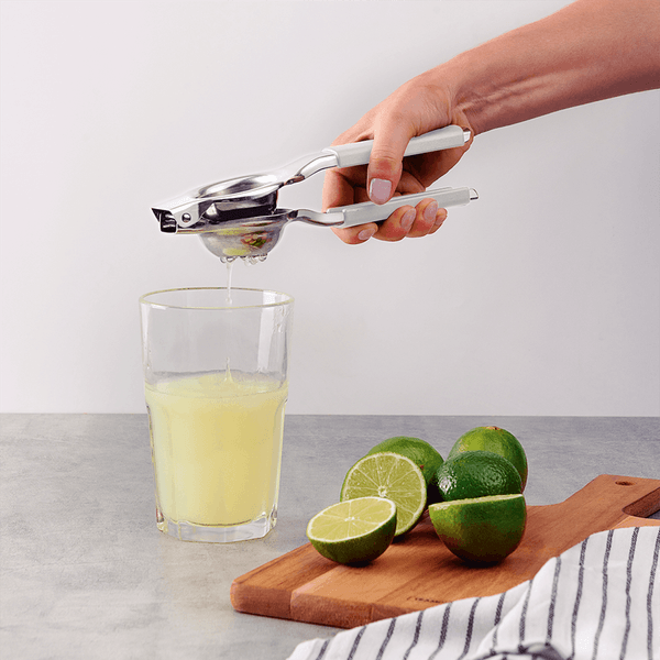 Exprimidor_de_Limon_Utilita_en_Acero_Inoxidable_y_Mango_Polipropileno_Blanco_Tramontina_125479101