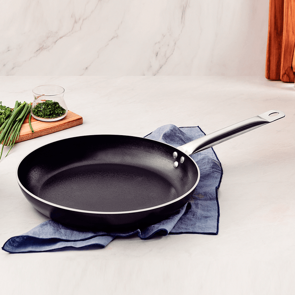 Sarten-Piemonte-en-Aluminio-con-Antiadherente-Negro-30cm-Tramontina