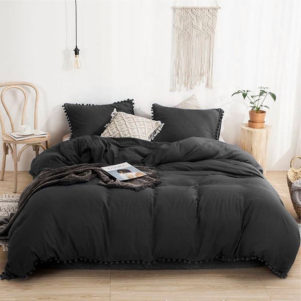 Edredon Microtex Unicolor + Borlas Negro .
